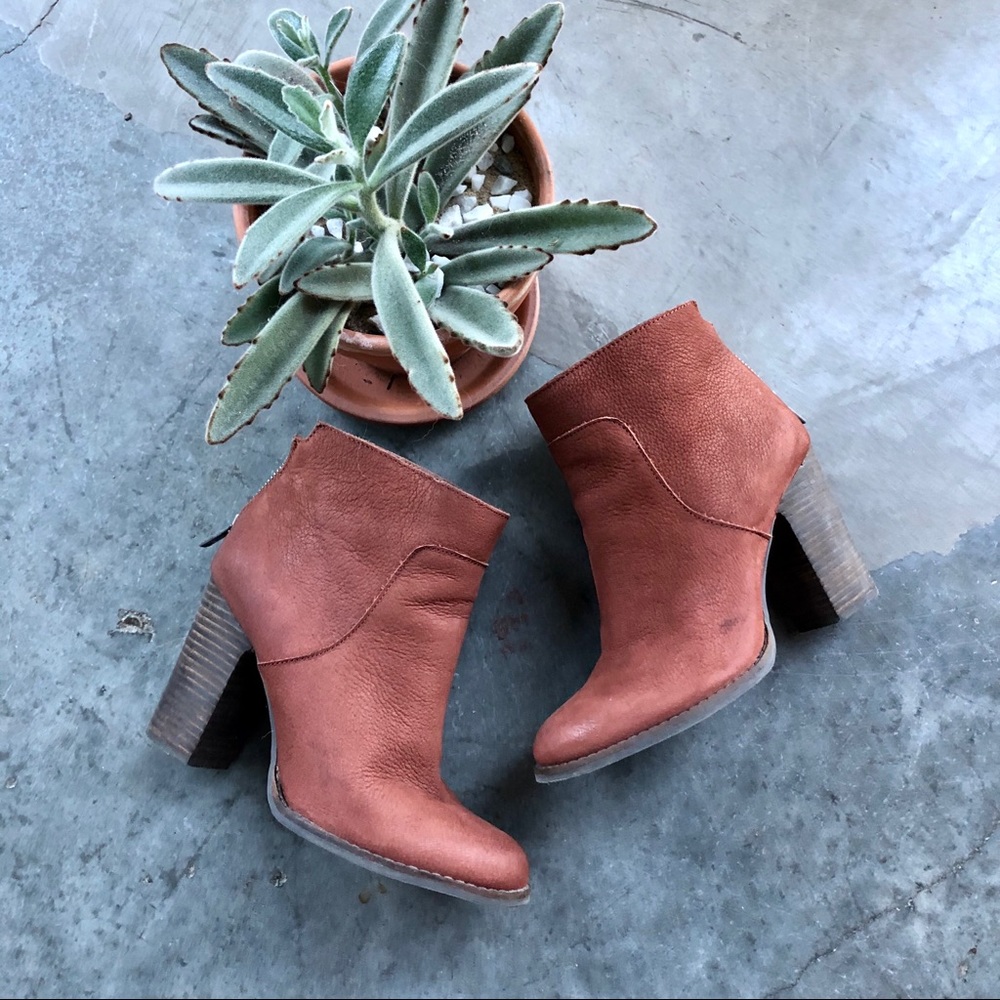 Lucky Brand Heeled Booties in Cognac Suede | 7.5